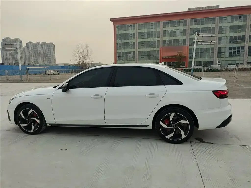 Audi A4L 2023 из CN, фото 5