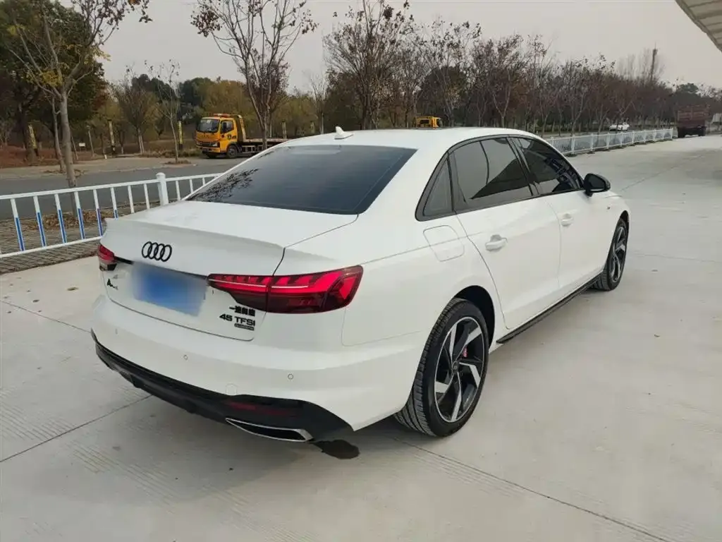 Audi A4L 2023 из CN, фото 7
