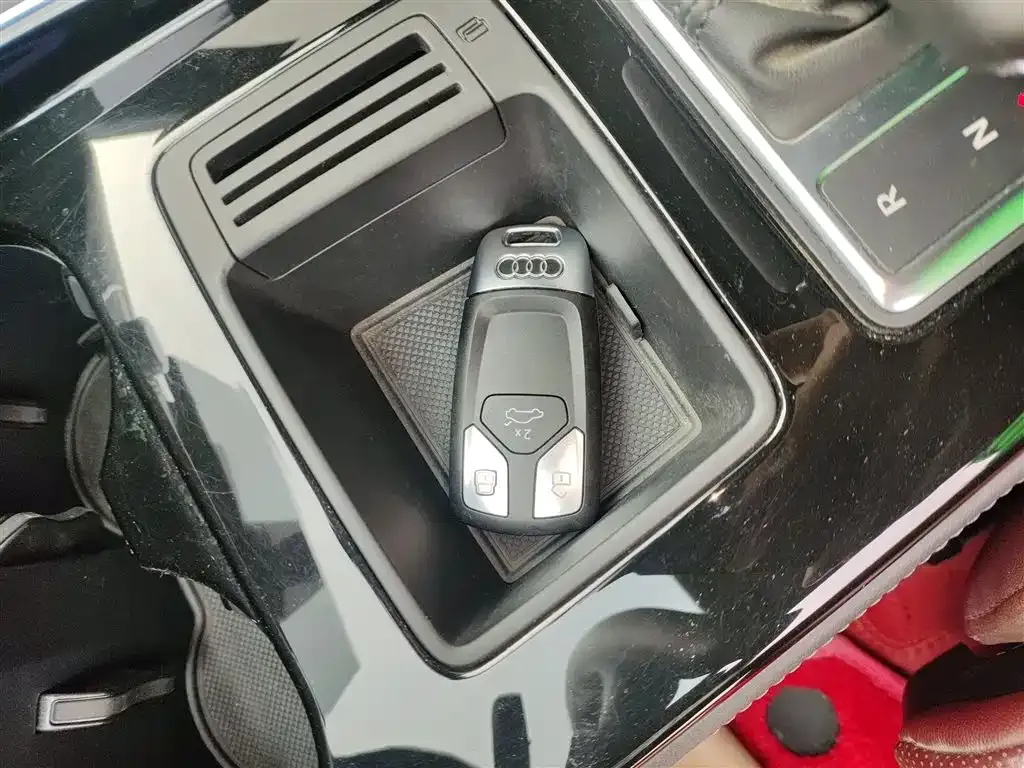 Audi A4L 2023 из CN, фото 9