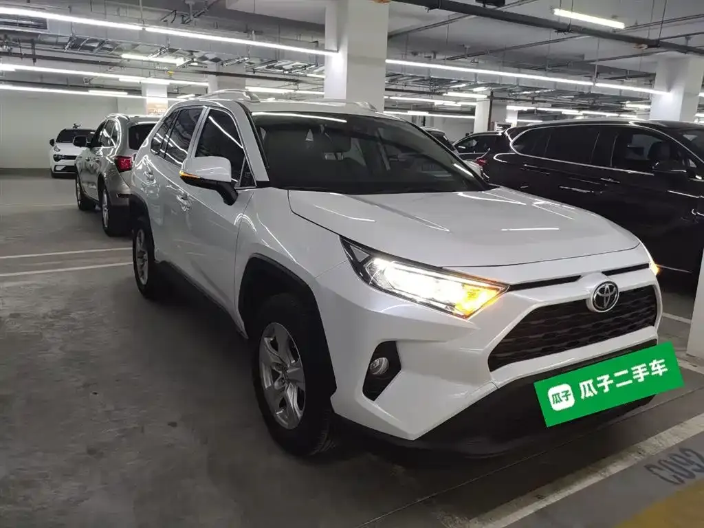 Toyota RAV4 2022 из CN, фото 4