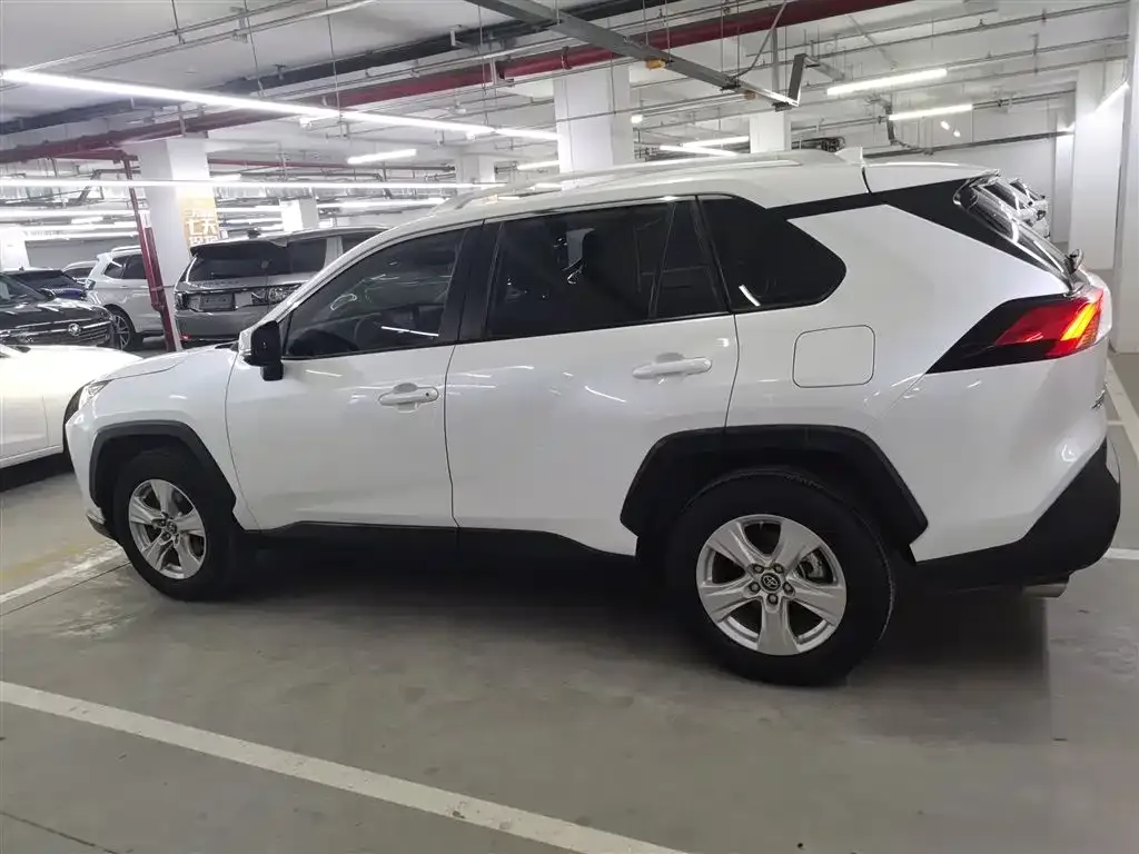 Toyota RAV4 2022 из CN, фото 5