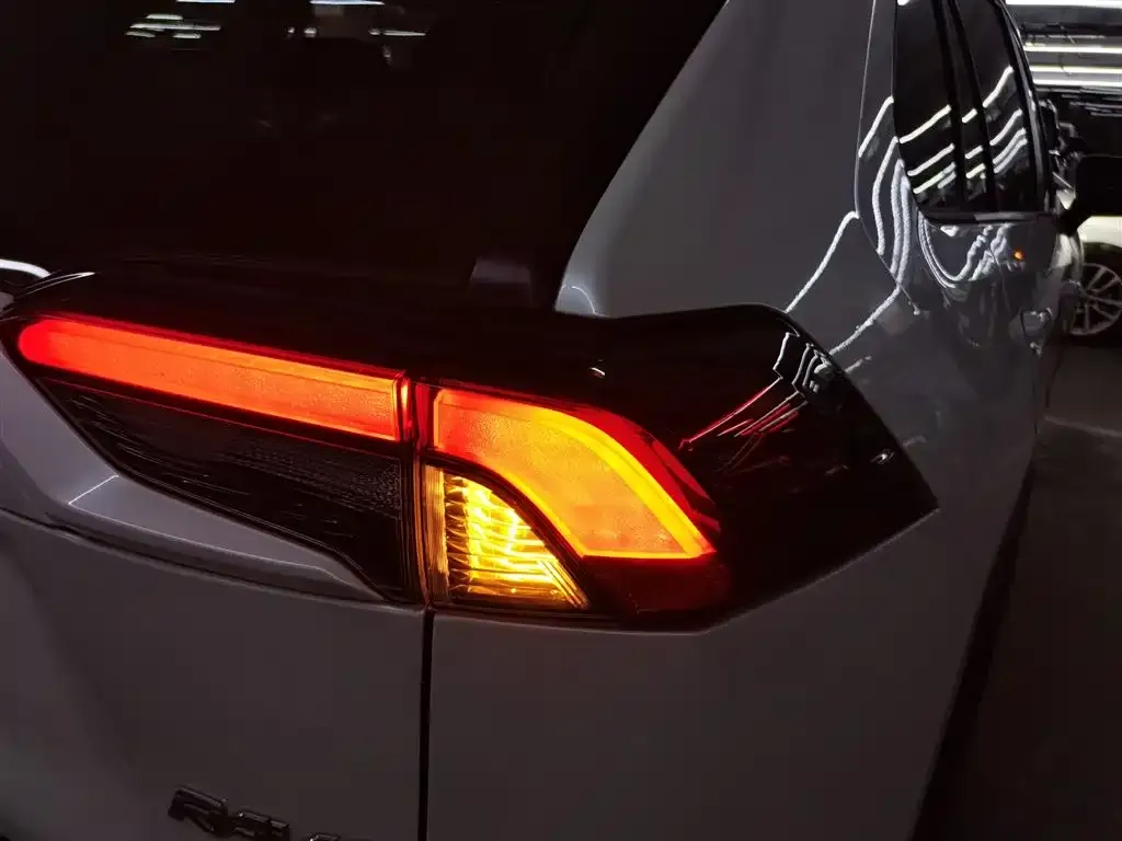 Toyota RAV4 2022 из CN, фото 8
