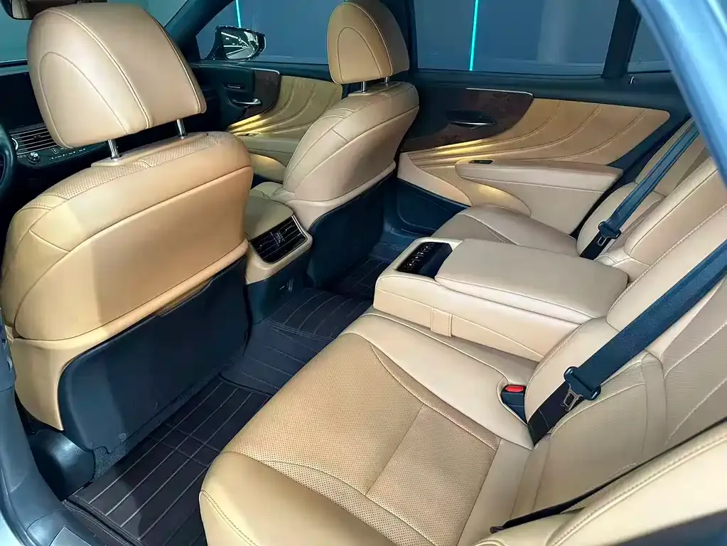 Lexus LS 2021 из CN, фото 9