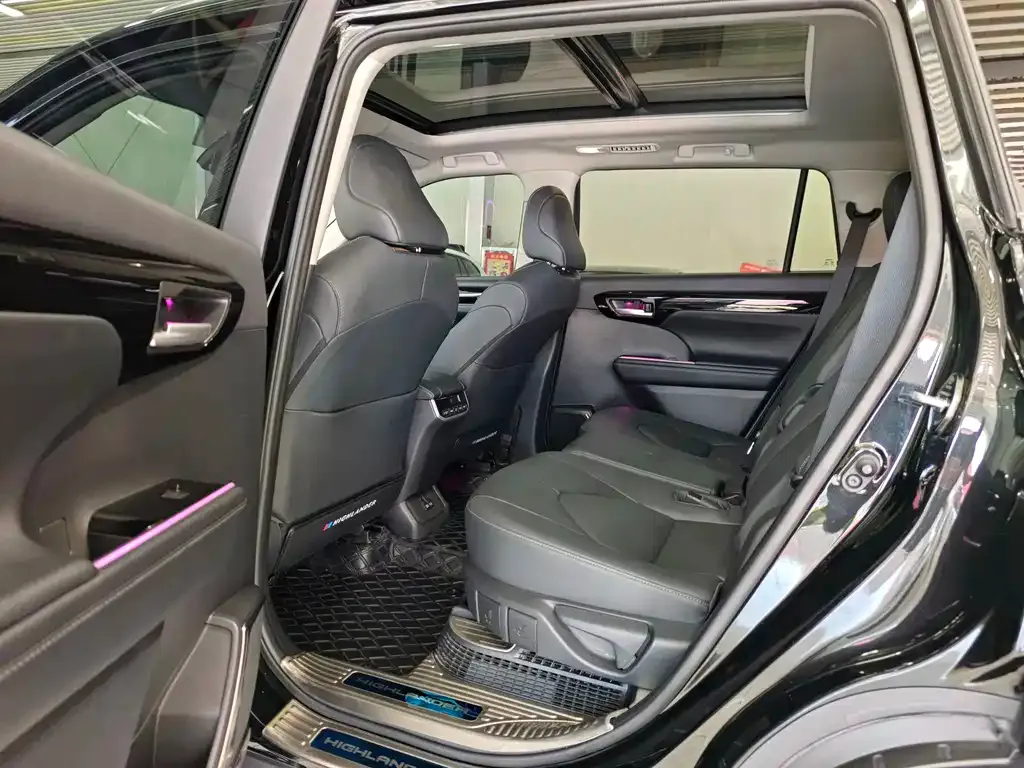 Toyota Highlander 2024 из CN, фото 10