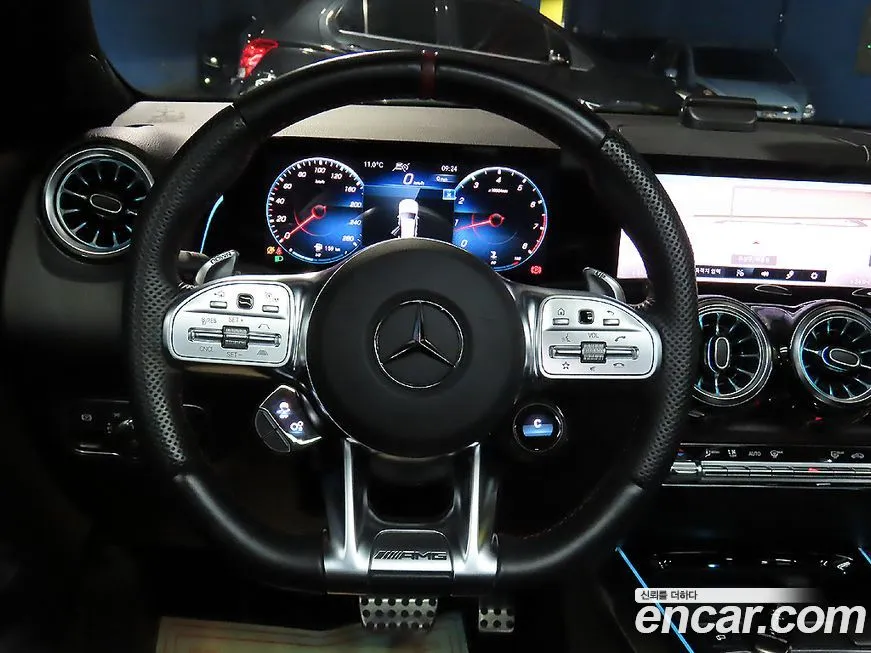Mercedes-Benz GLB-Class — фото 10
