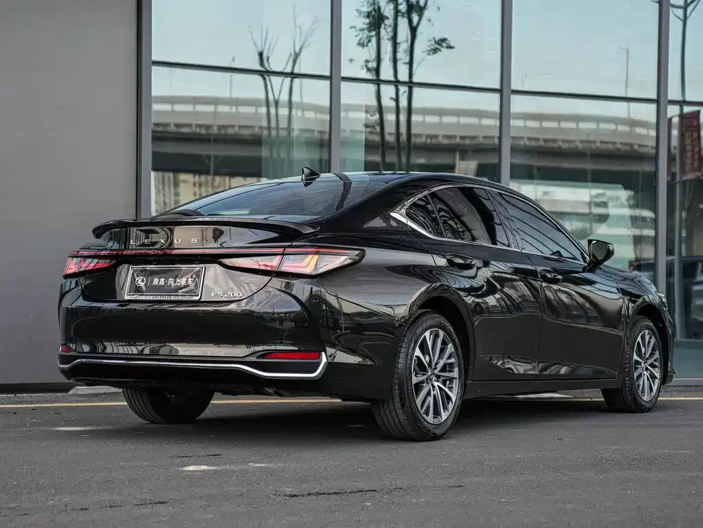 Lexus ES 2025 из CN, фото 4