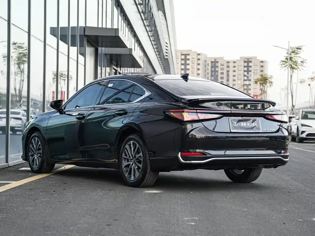 Lexus ES 2025 из CN, фото 6