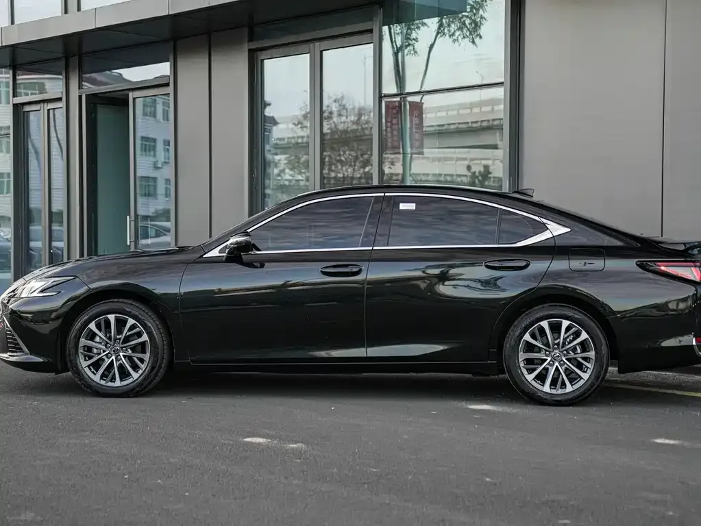 Lexus ES 2025 из CN, фото 7