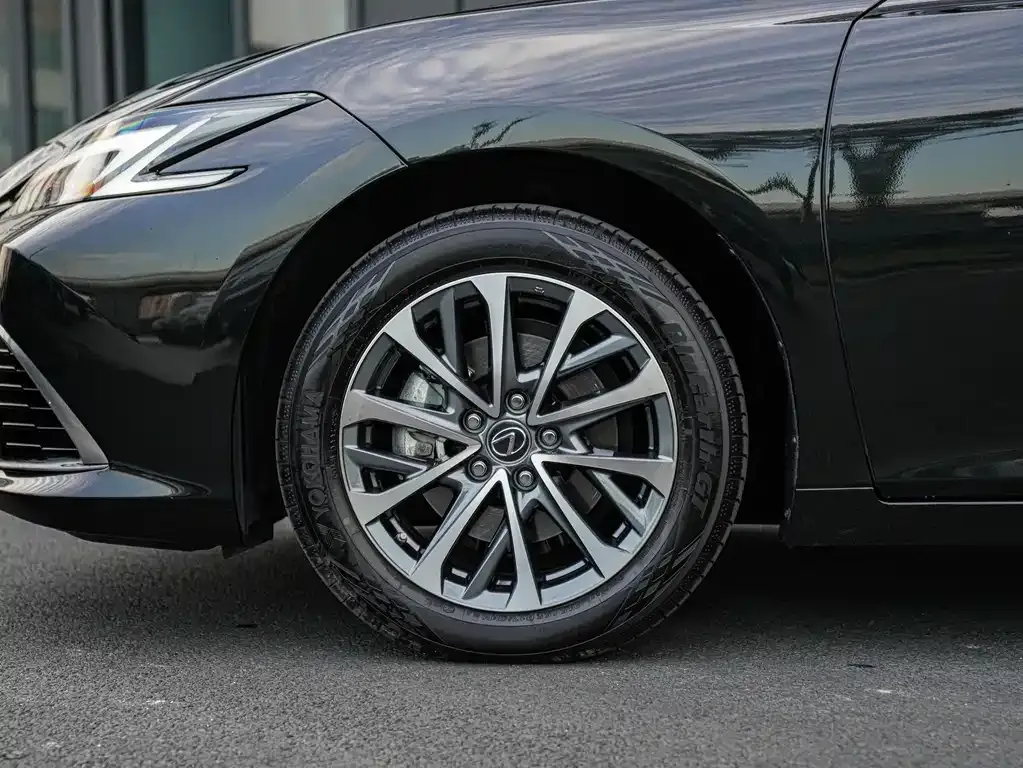 Lexus ES 2025 из CN, фото 8