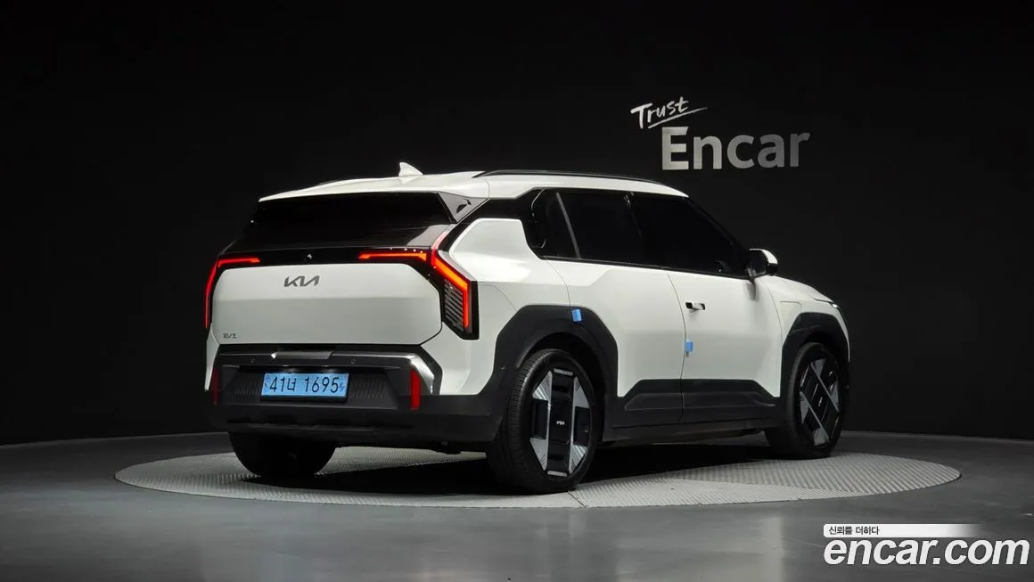 Kia EV3 — фото 2