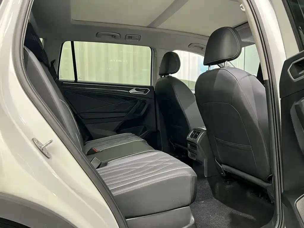 Volkswagen Tiguan L 2024 из CN, фото 4