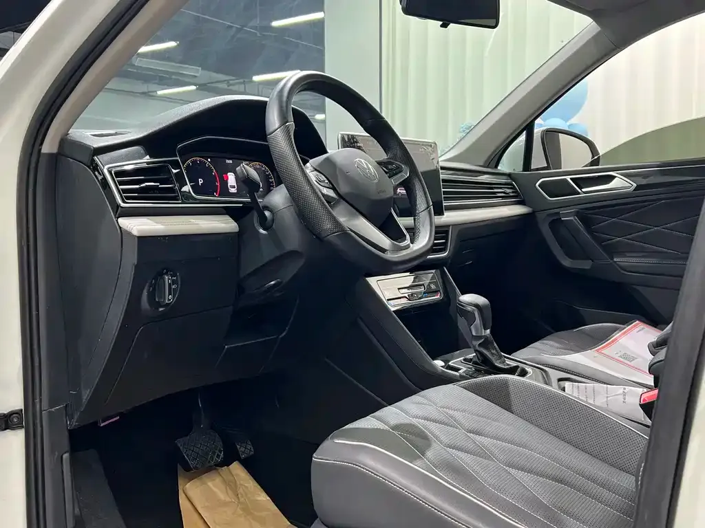 Volkswagen Tiguan L 2024 из CN, фото 8