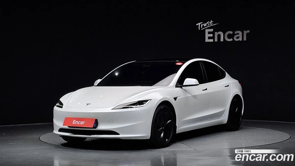 Tesla Model 3 — фото 1