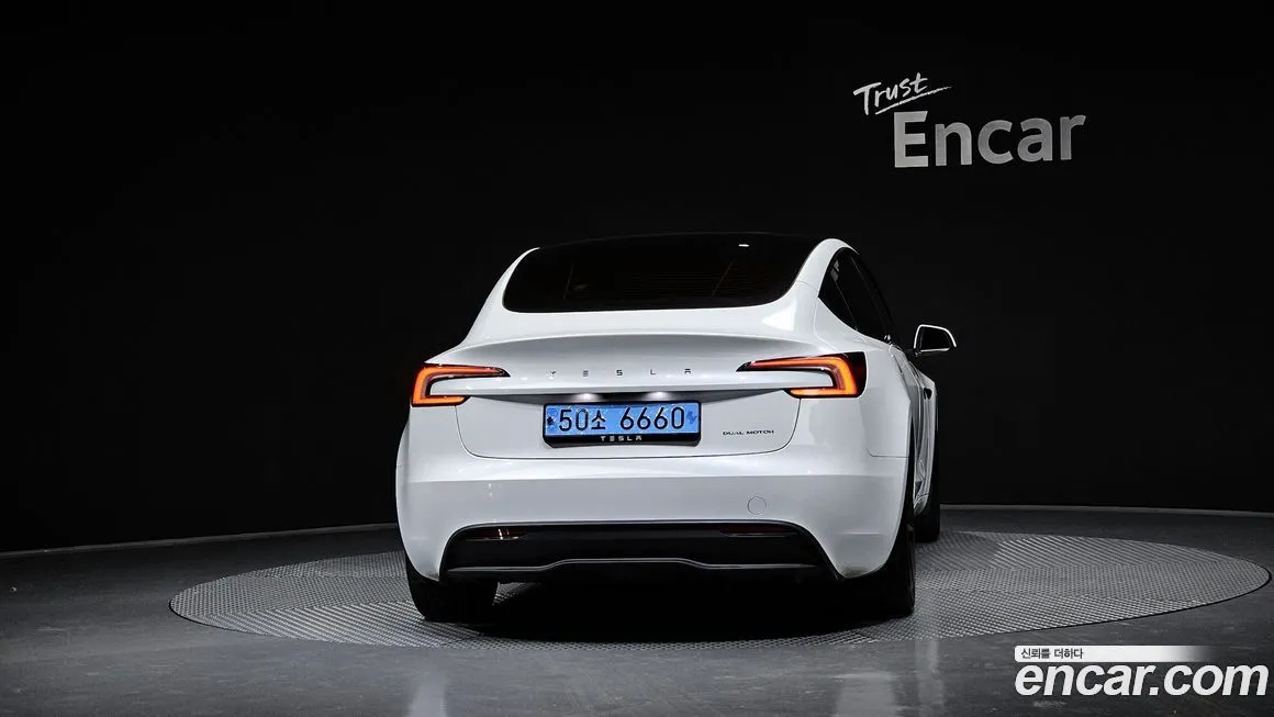 Tesla Model 3 — фото 4