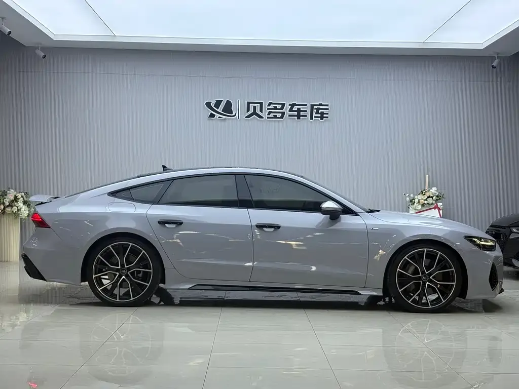Audi A7 2023 из CN, фото 2