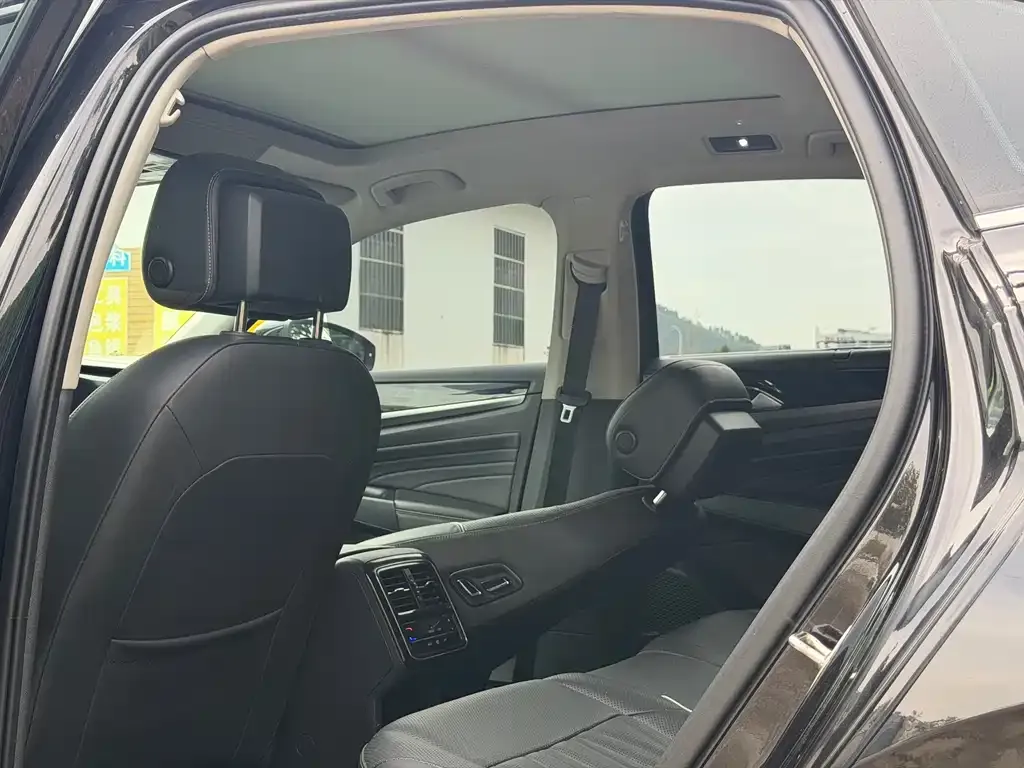 Volkswagen Passat — фото 10