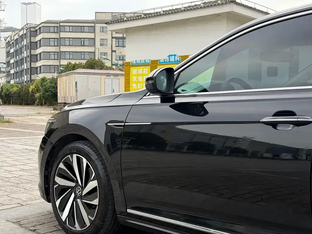Volkswagen Passat — фото 6