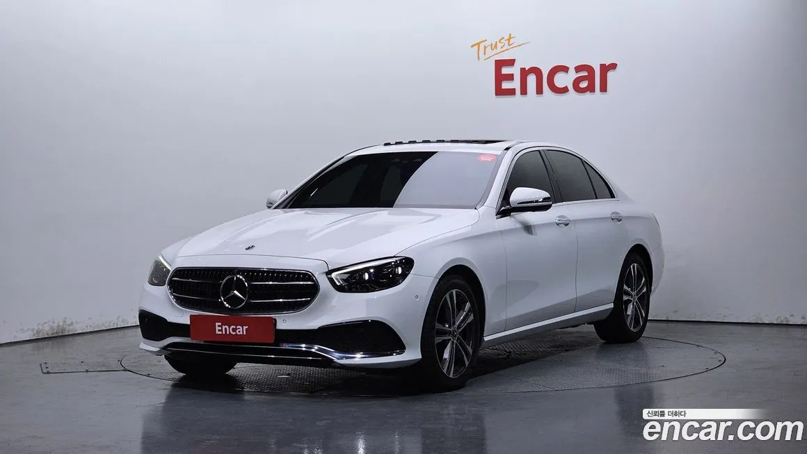 Mercedes-Benz E-Class — фото 1