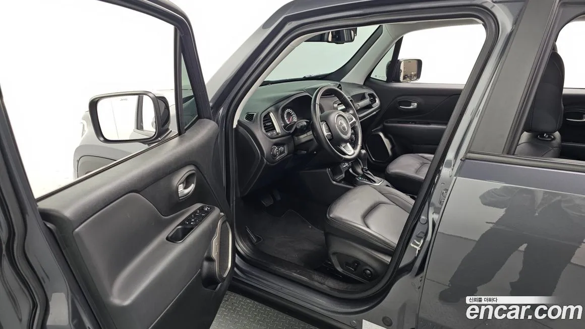 Jeep Renegade 2023 из KR, фото 10