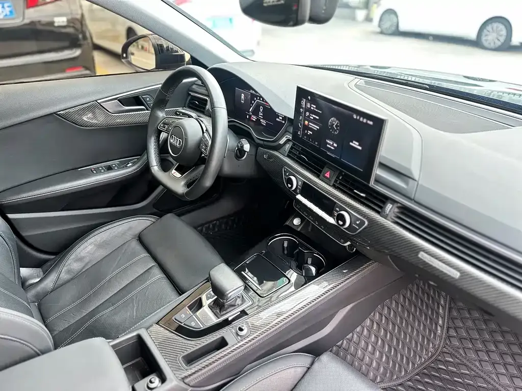Audi A4L 2023 из CN, фото 10