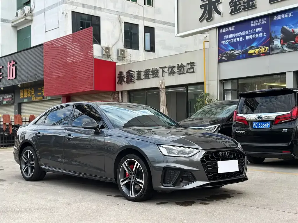 Audi A4L 2023 из CN, фото 3