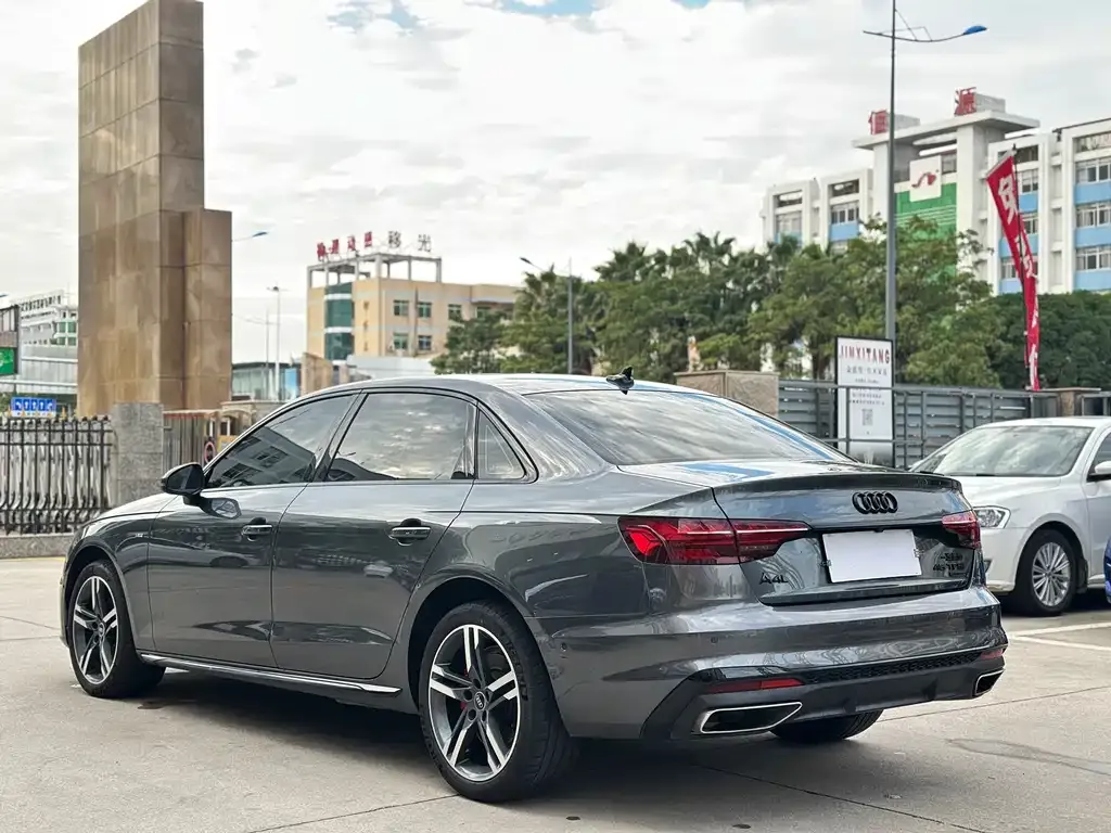 Audi A4L 2023 из CN, фото 6