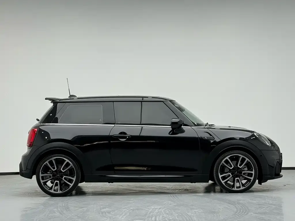 MINI Cooper (3-door) 2023 из CN, фото 4
