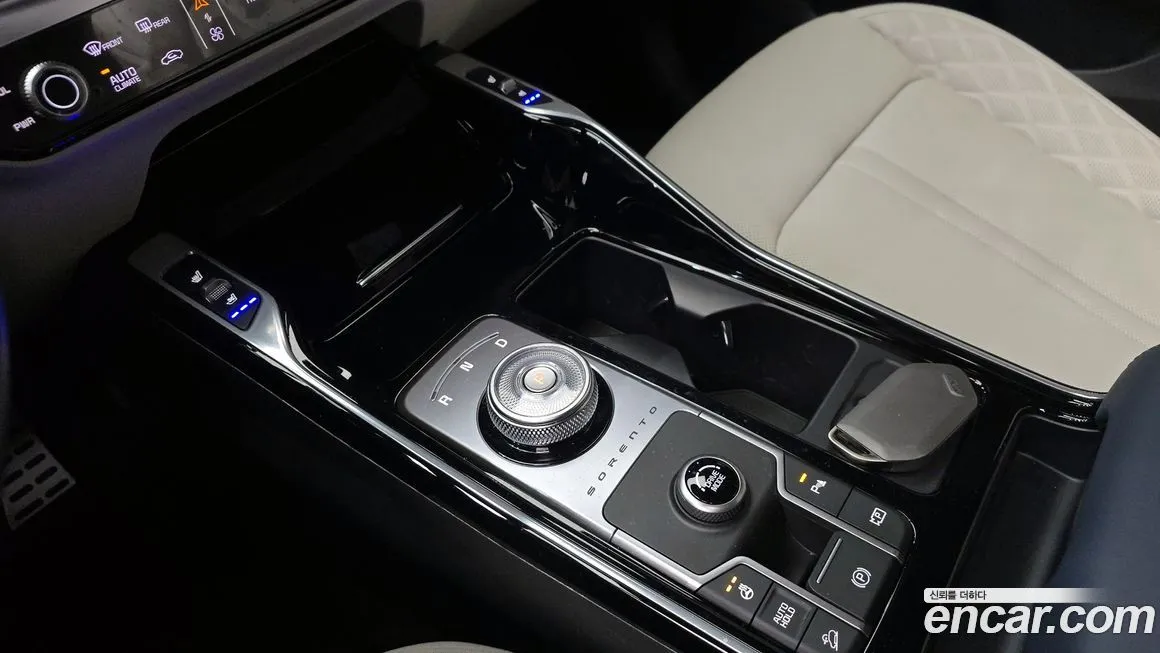 Kia Sorento — фото 9