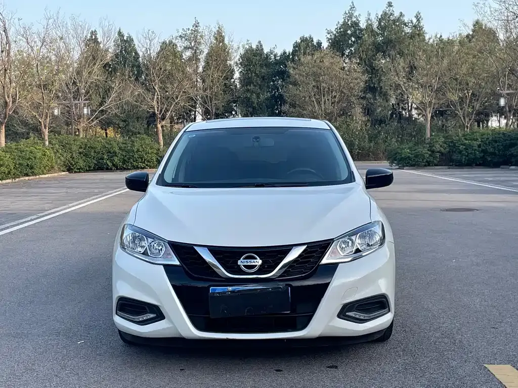 Nissan Tiida 2022 из CN, фото 2
