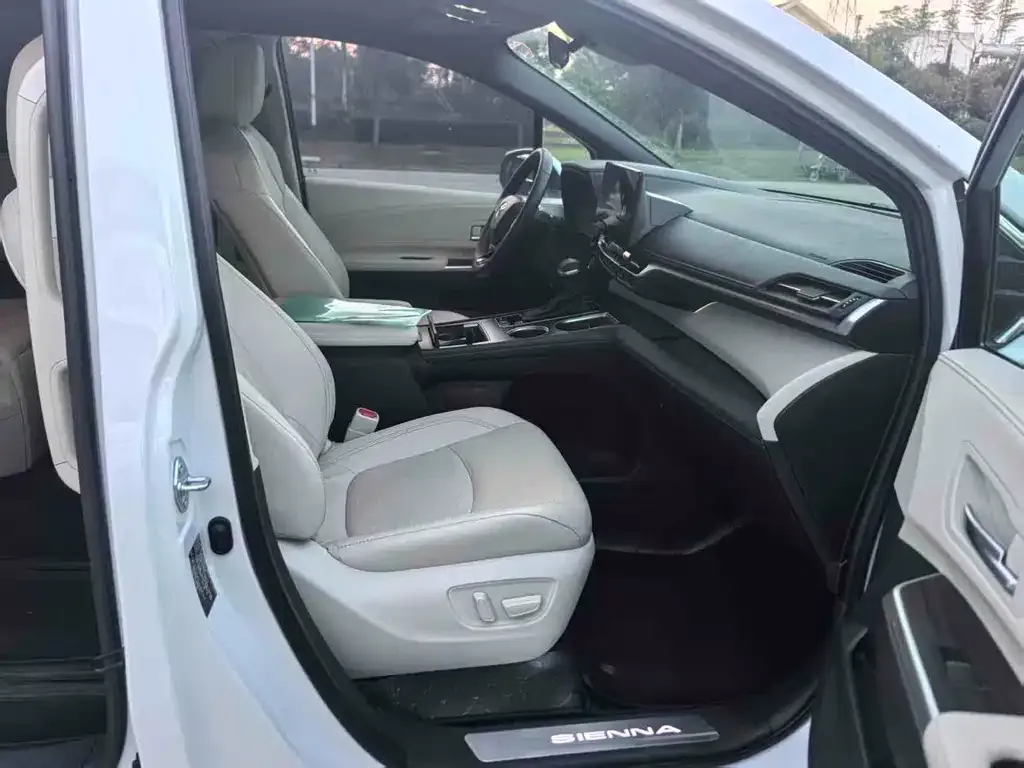 Toyota Sienna 2025 из CN, фото 7