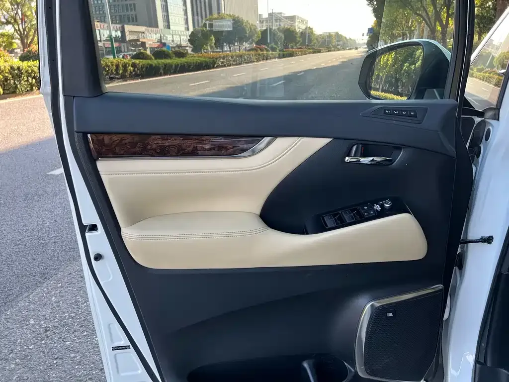 Toyota Alphard 2021 из CN, фото 9