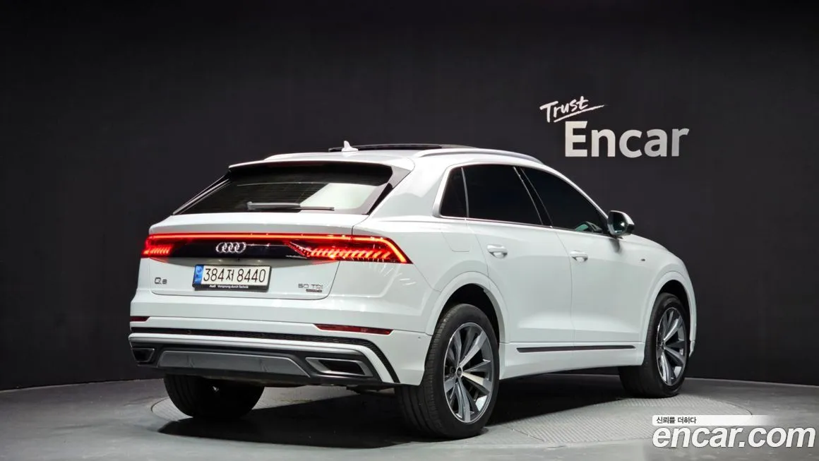 Audi Q8 — фото 2