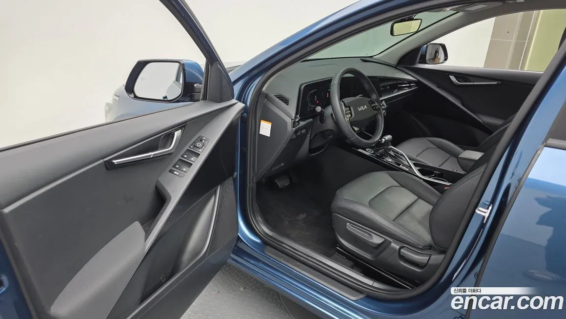 Kia Niro — фото 10