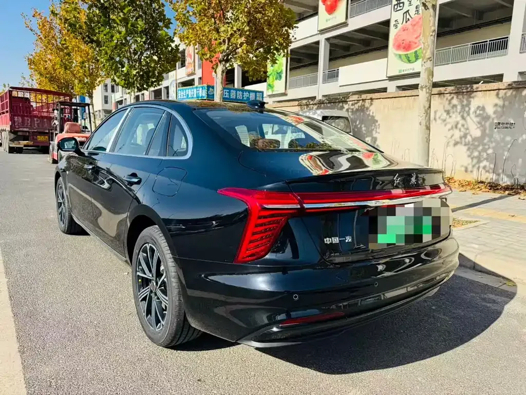 Hongqi H5 PHEV — фото 10