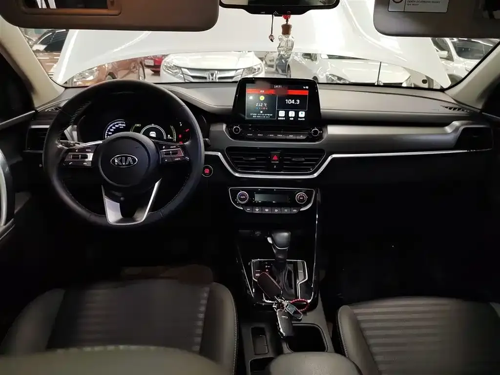 Kia Sportage — фото 10