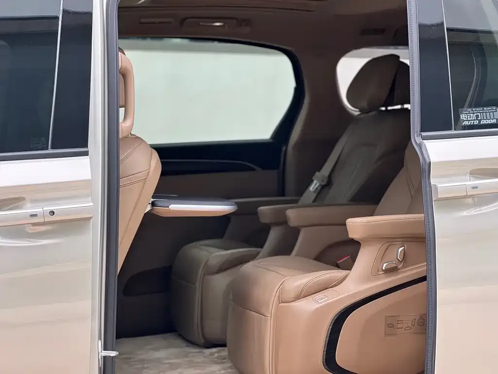 Buick GL8 2021 из CN, фото 8