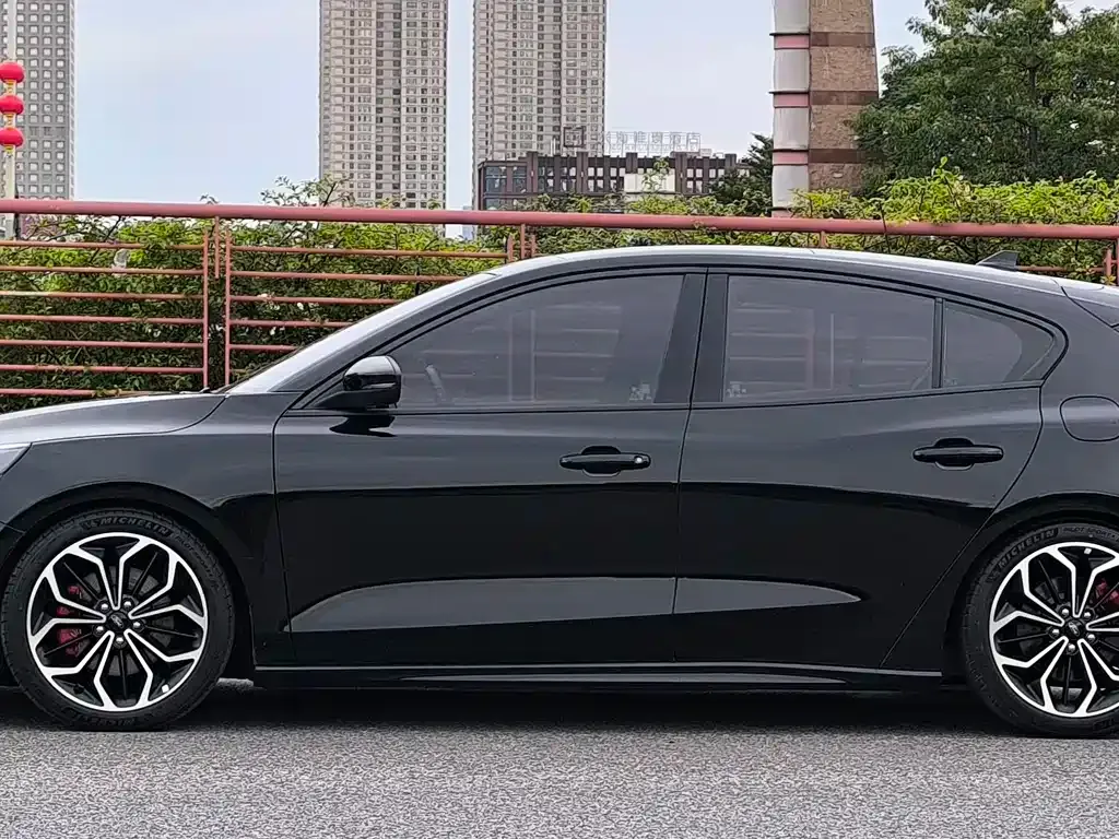 Ford Focus 2022 из CN, фото 7