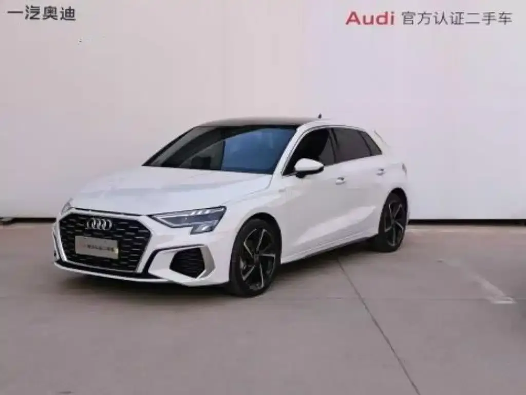 Audi A3 2023 из CN, фото 1