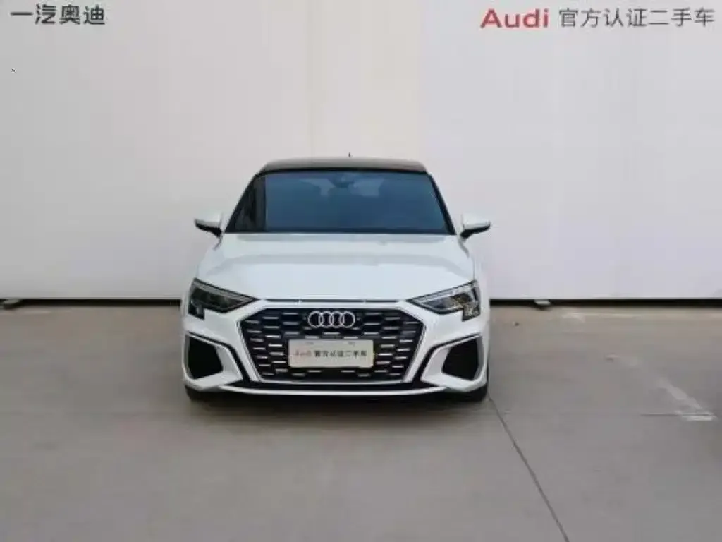 Audi A3 2023 из CN, фото 2