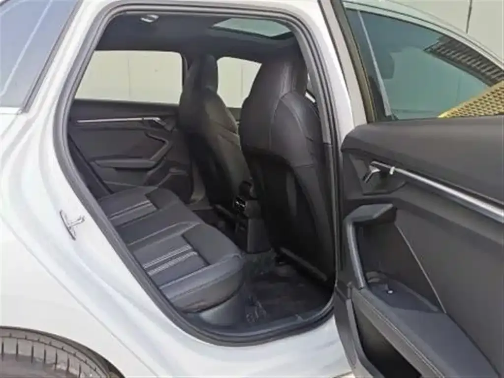 Audi A3 2023 из CN, фото 3