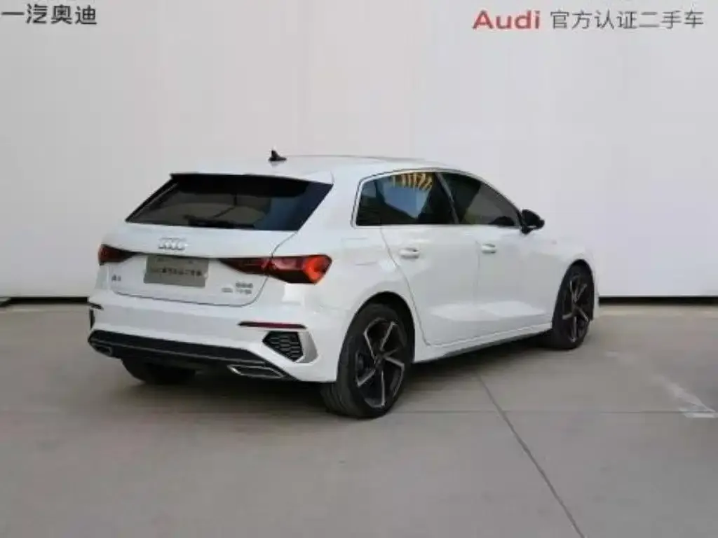 Audi A3 2023 из CN, фото 4