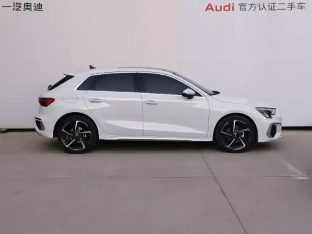 Audi A3 2023 из CN, фото 5