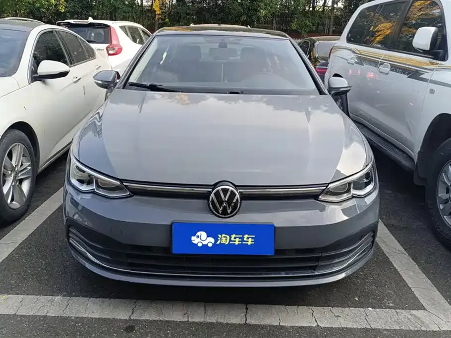 Volkswagen Golf 2024 из CN, фото 2