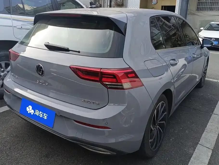 Volkswagen Golf 2024 из CN, фото 3