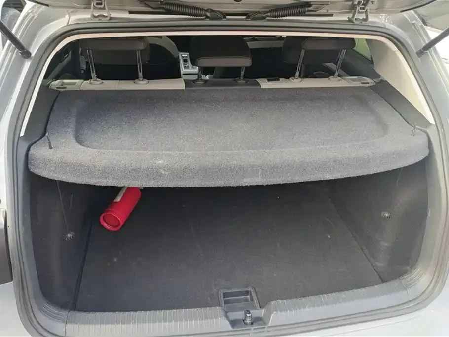 Volkswagen Golf 2024 из CN, фото 4