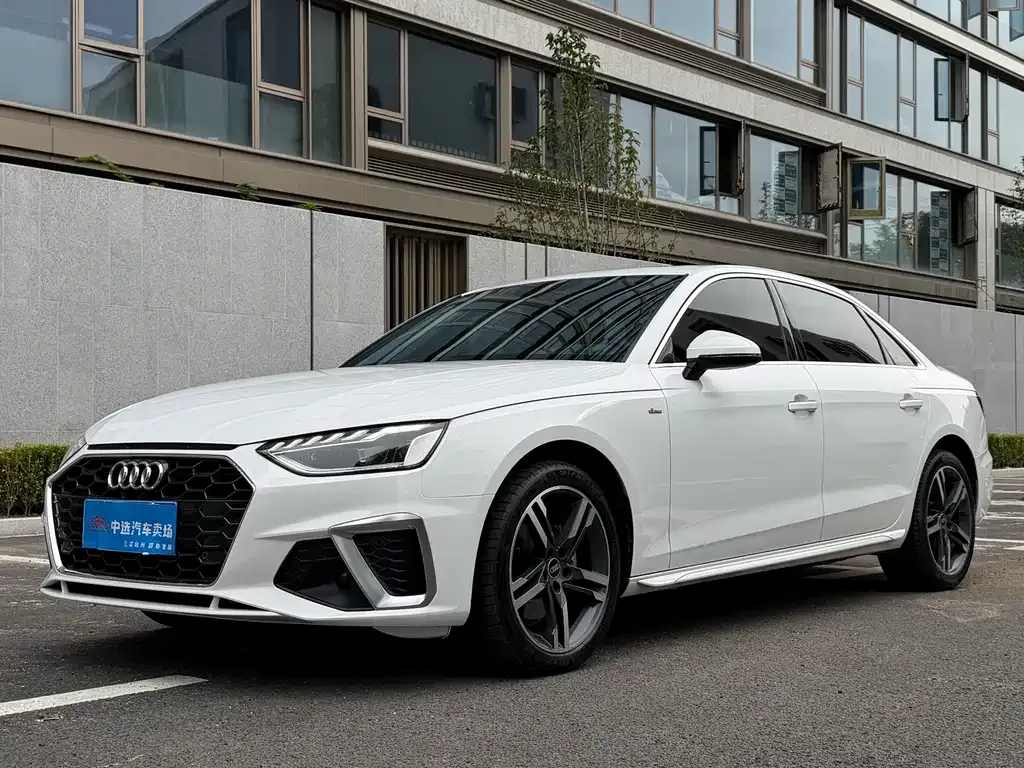 Audi A4L 2022 из CN, фото 1