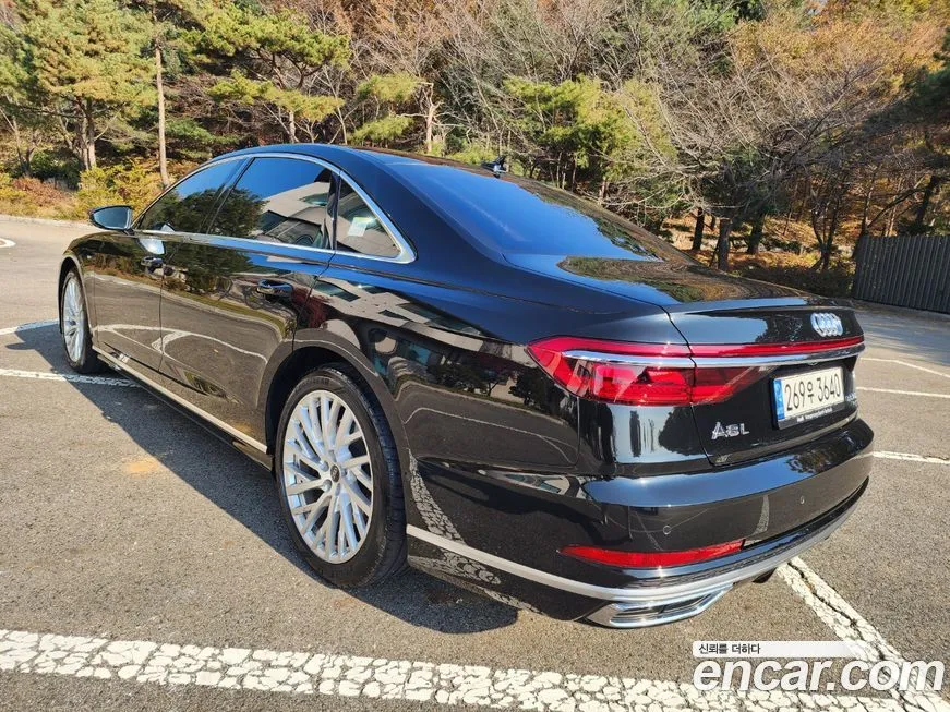 Audi A8 — фото 2