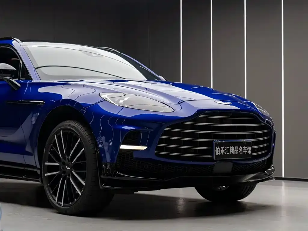 Aston Martin DBX — фото 4