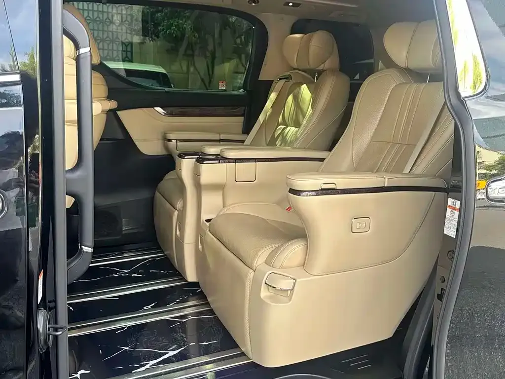 Toyota Alphard 2021 из CN, фото 6