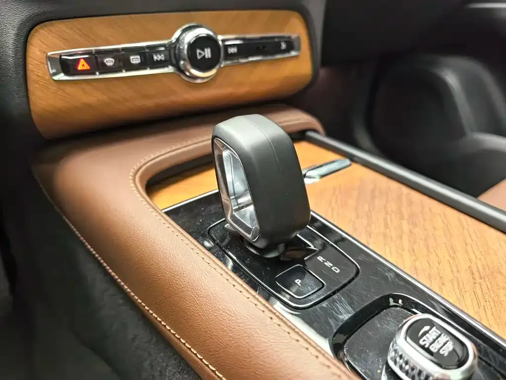 Volvo XC90 2024 из CN, фото 5